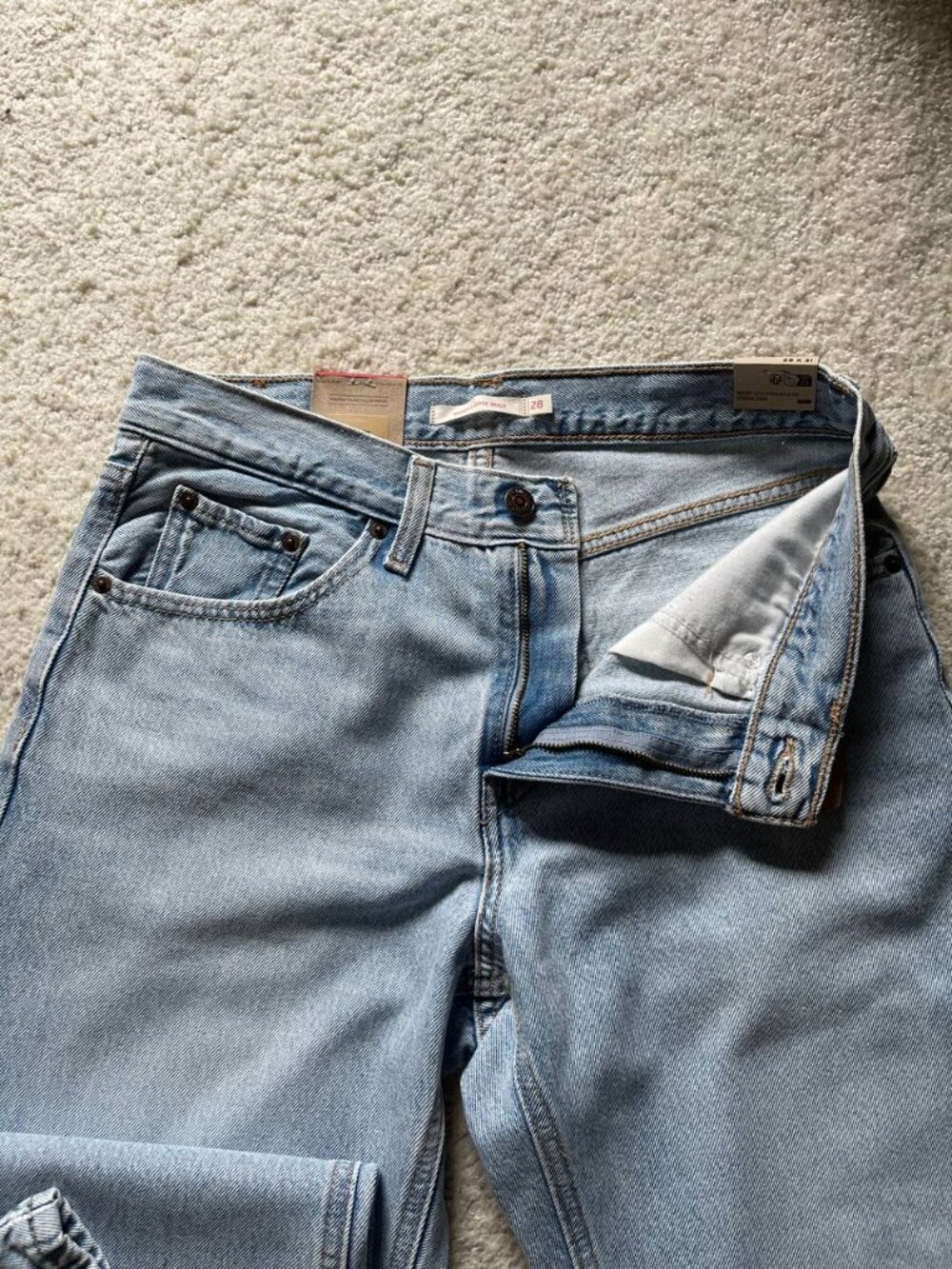 NWT Levi's Middy Bootcut Light Wash Women's Jeans Size 28/31 - Picture 3 of 12